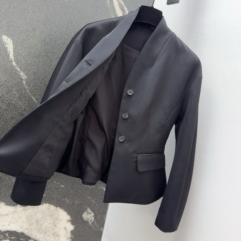 chr1st1an D10r outwear